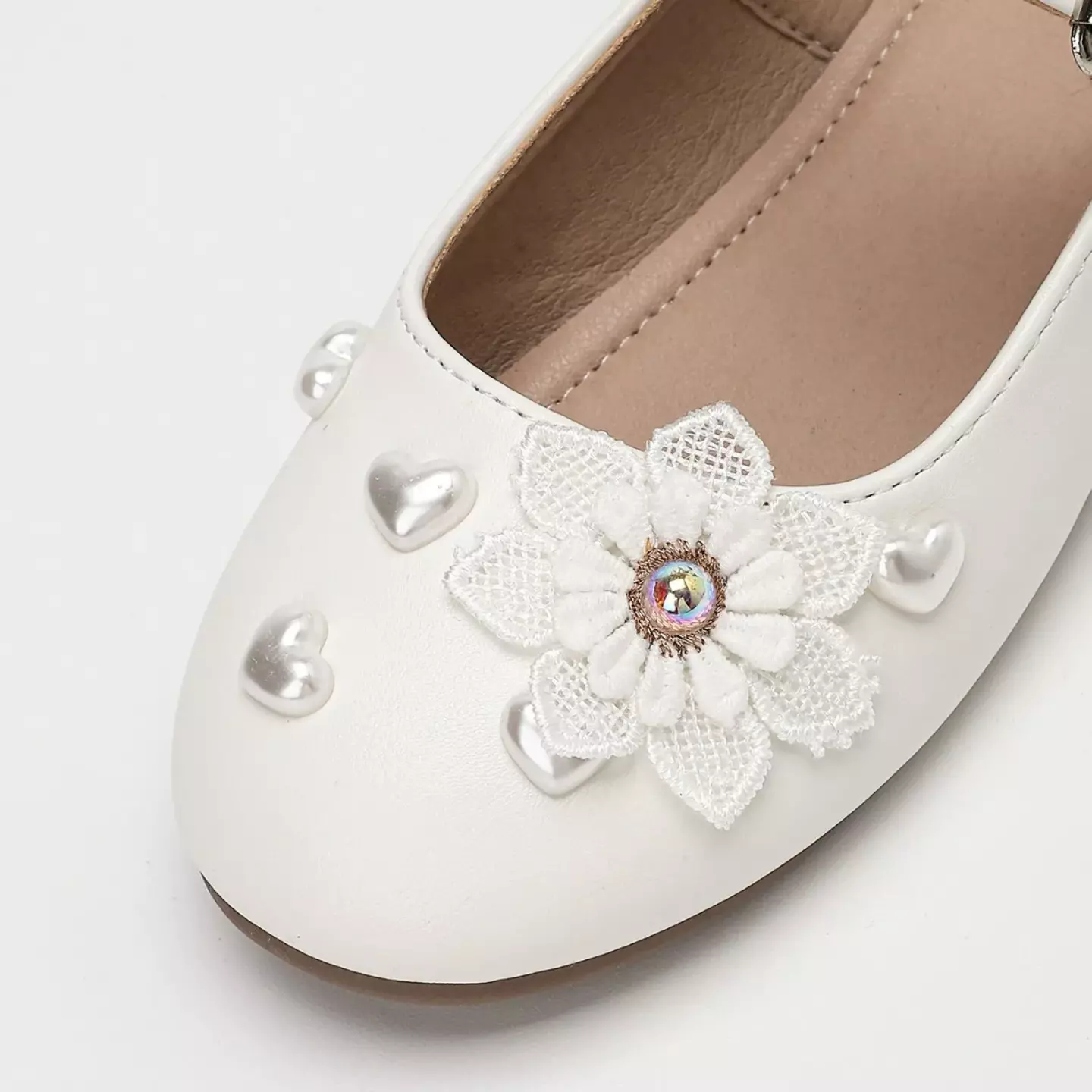 Young Girls & Girls White Heart Stud Open Petal Mary Jane Dress Shoes | Lucys 12268