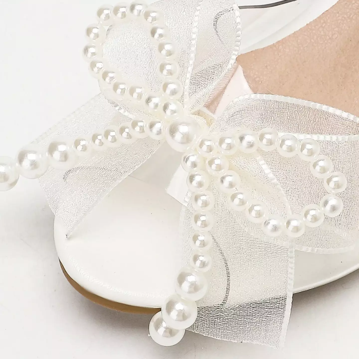 Young Girls & Girls White Pearl Loop Long Tail Bow Dress Sandals | Lucys 12272