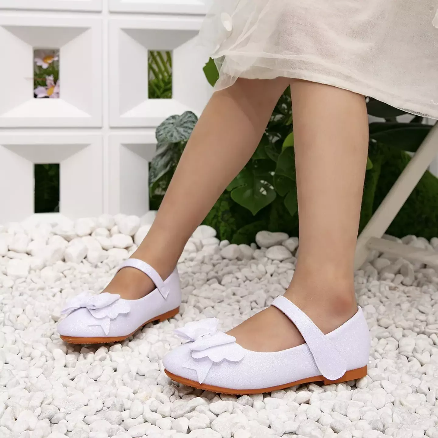 Young Girls & Girls White Scalloped Layer Bow Dress Shoes | Lucys 12312