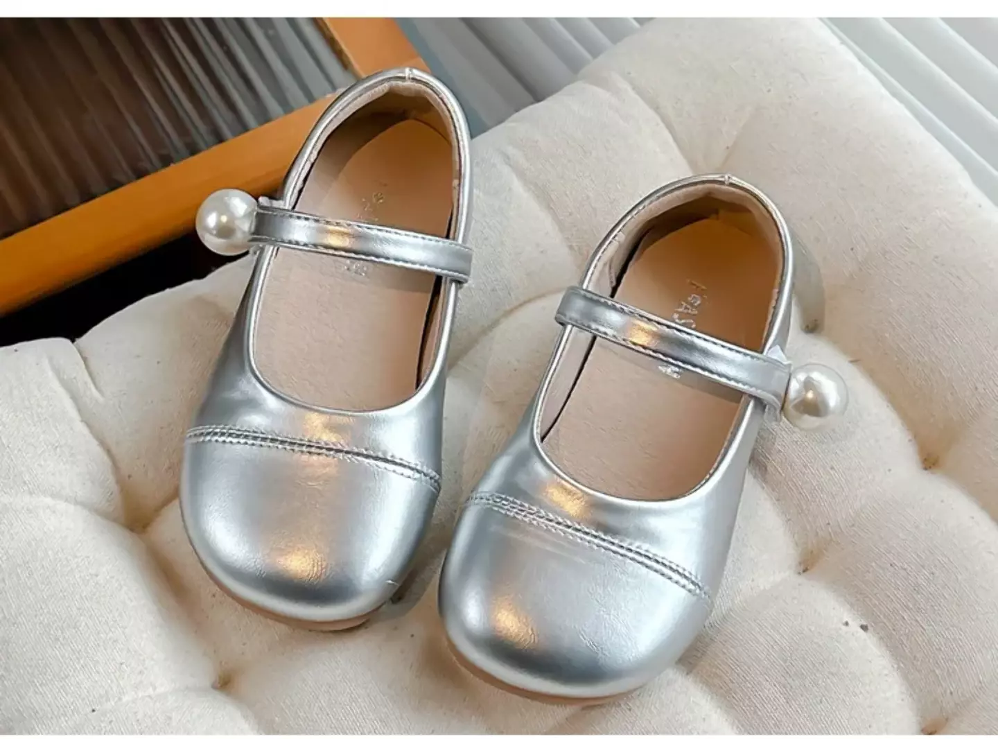 Young Girls & Girls Silver Stitched Toe Panel Pearl Strap Flats | Lucys 12357