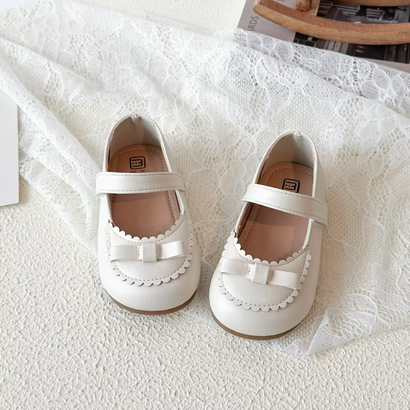 Baby, Toddler & Young Girls Ivory Scallop Rim Mini Bow Mary Jane Shoes | Lucys 12493